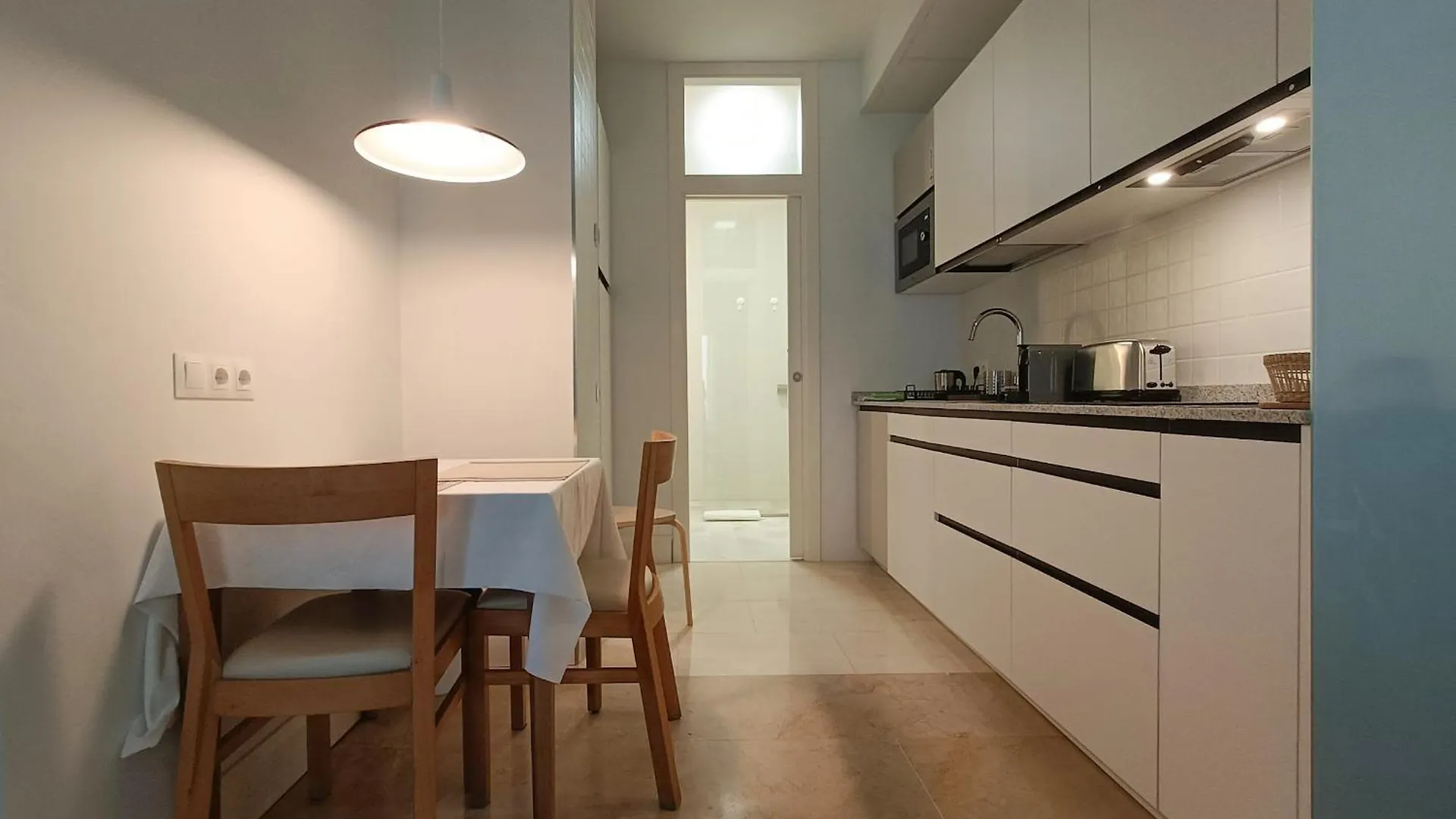 White Suite Alameda Seville 0*,